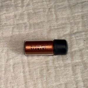 MAC pigment in copper sparkle